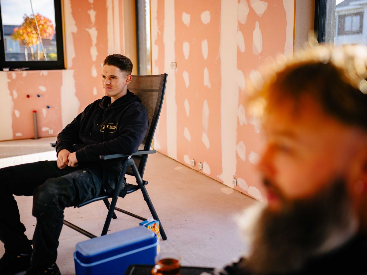 Collega\'s in overleg in een huis