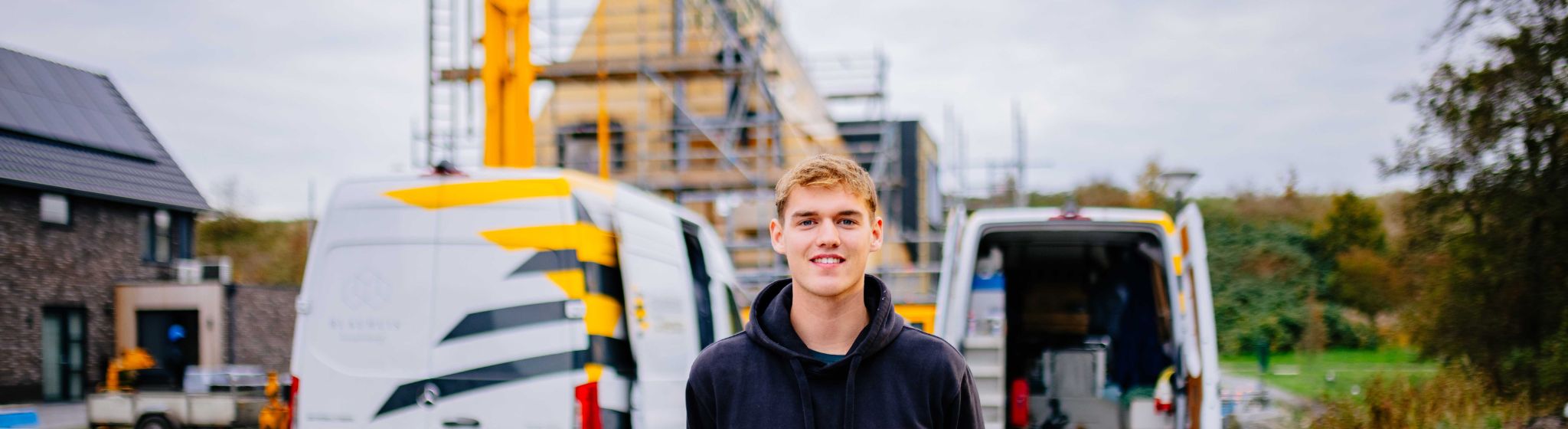 Timmerman bij U. Veenstra voor de bouw